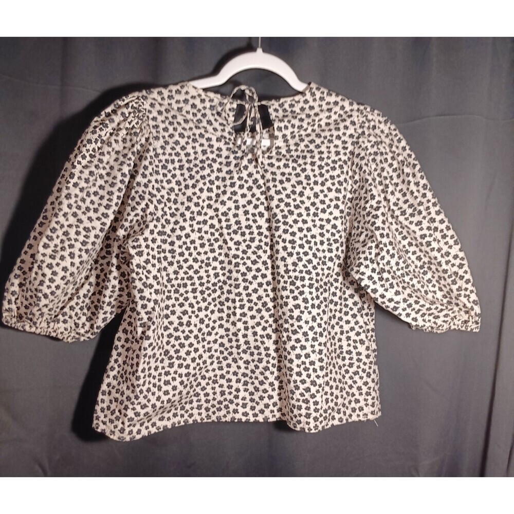 H&M Black White Floral Medium Flowy Quarter Sleeve Blouse Top Lightweight - Picture 3 of 6